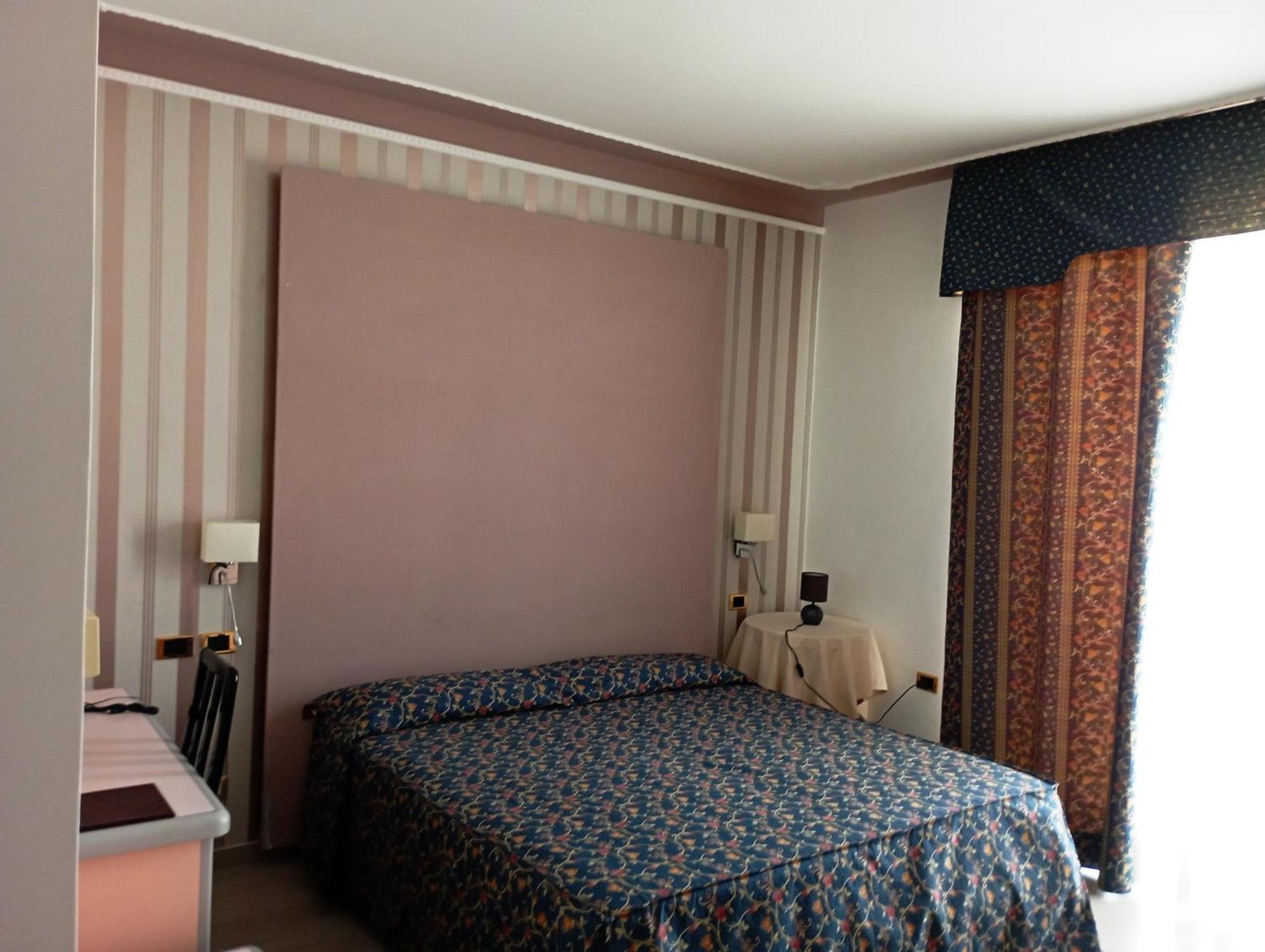 Hotel Grazia Deledda Sassari Esterno foto