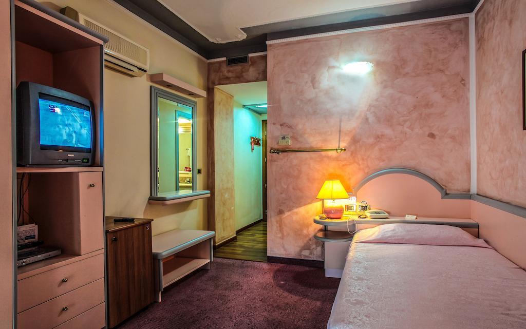 Hotel Grazia Deledda Sassari Camera foto